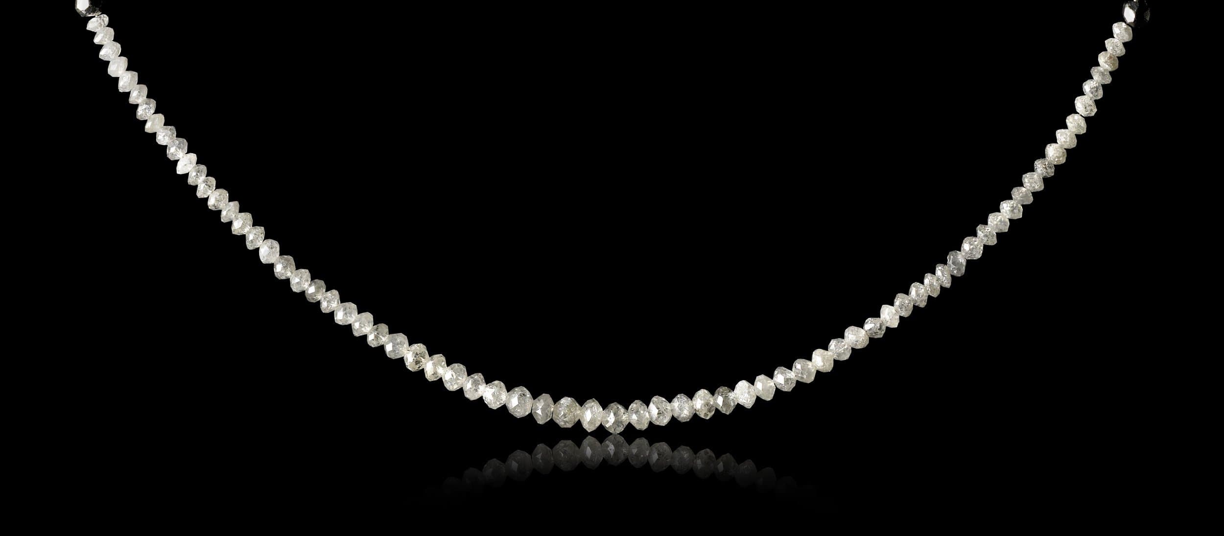 18.25 ct. White Facetted diamonds in a collier