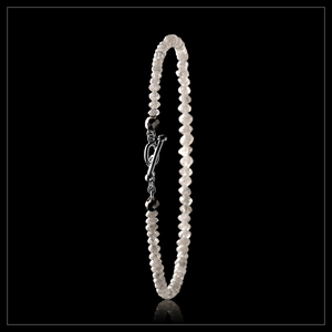 White Facetted diamonds in bracelet - <strong> 6.91 ct.  </strong>