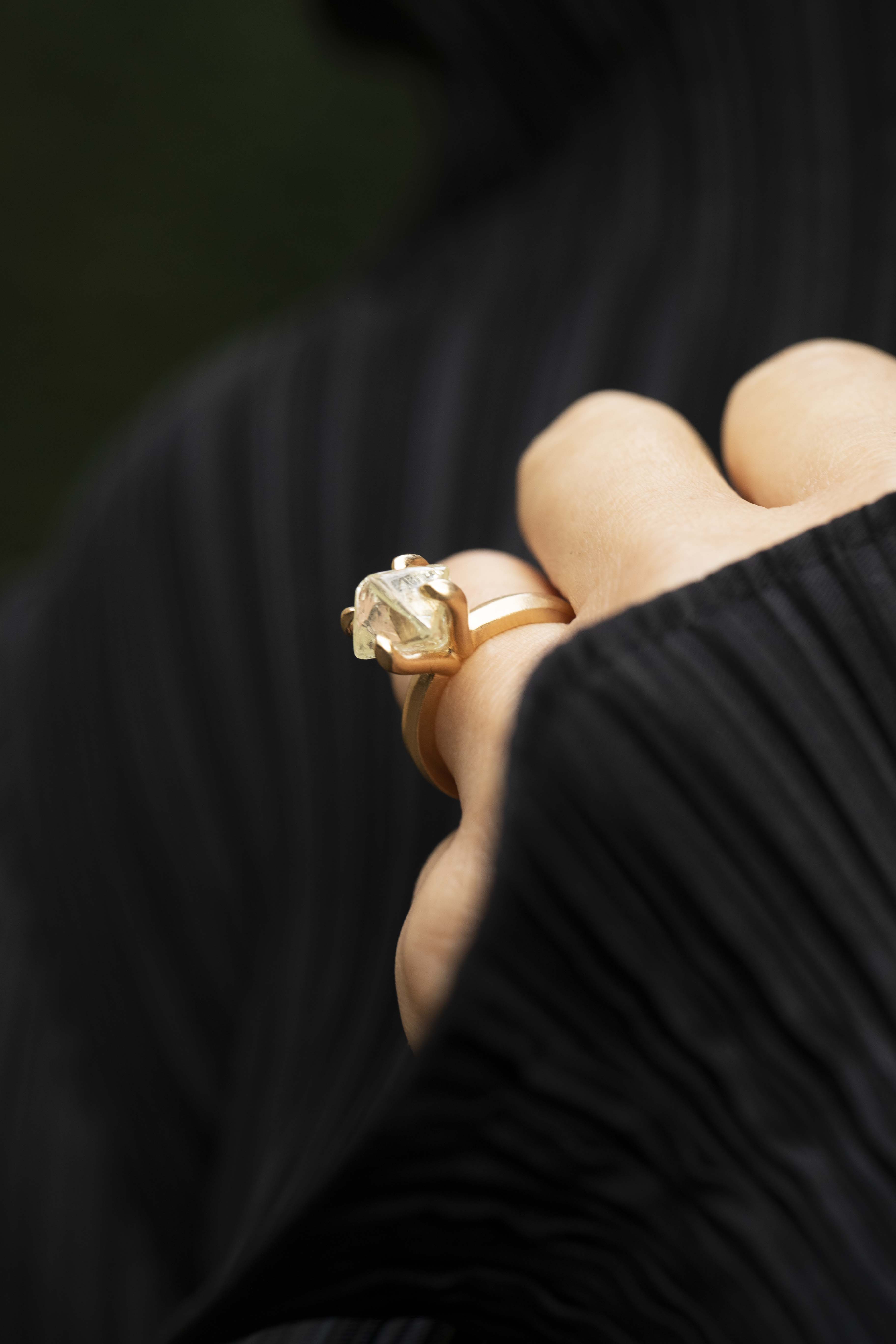 8.49 ct. - Exquisite Light Yellow Diamond Ring