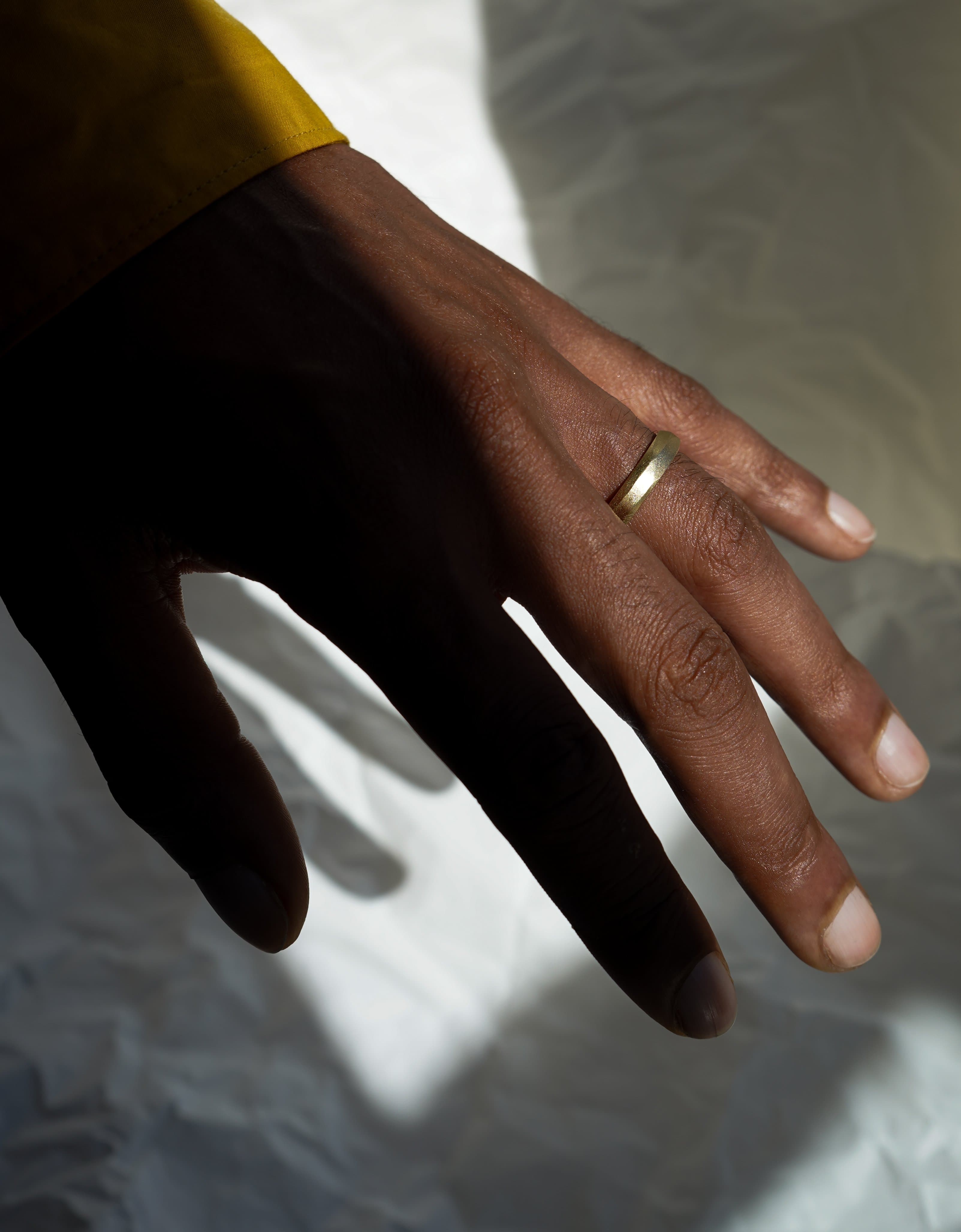 5,5 mm - Handcrafted Broad Gold Wedding Band