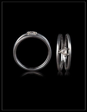 Floating Raw Diamond in Double Ring – 0.23 ct.