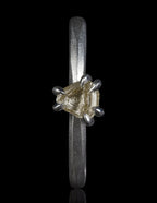 Raw Beauty from Guinea in White Gold – 0.55 ct.