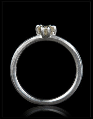 Raw Beauty from Guinea in White Gold – 0.55 ct.