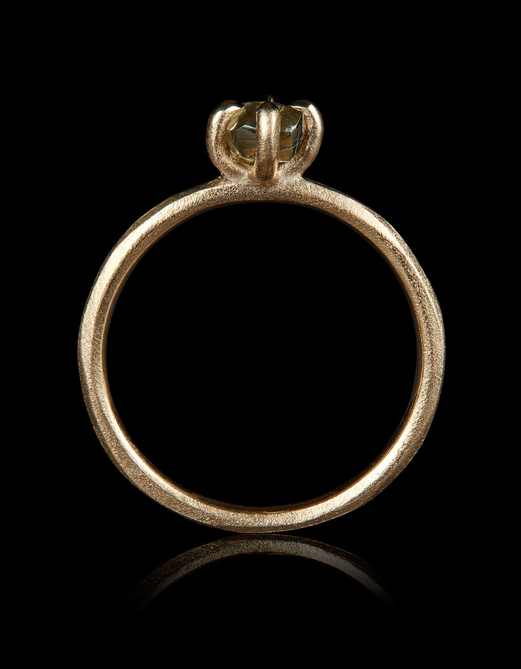 0.78 ct. – Champagne Rå Diamant Solitaire i Håndlavet Guldring