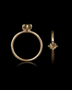 0.78 ct. – Champagne Rå Diamant Solitaire i Håndlavet Guldring