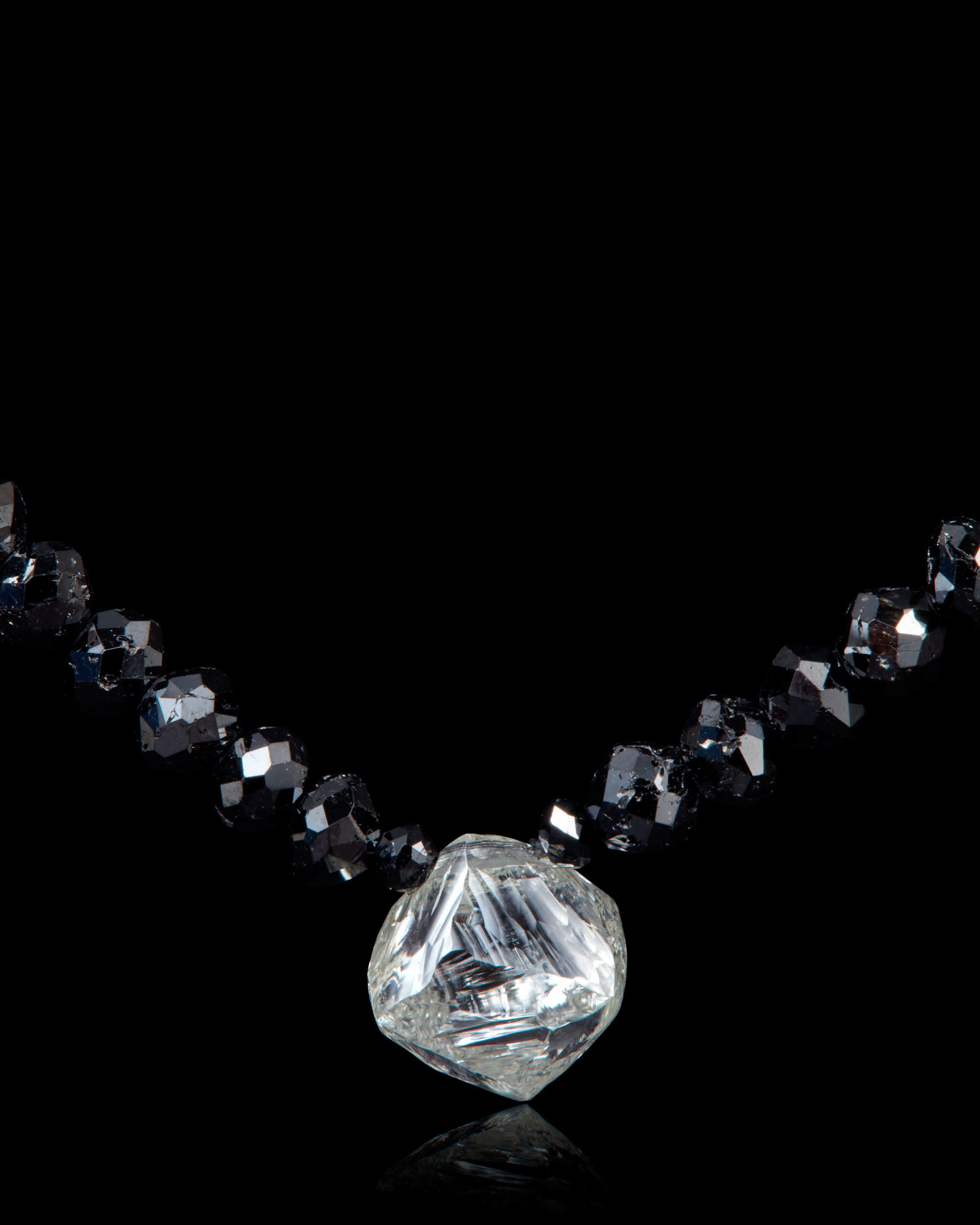 1.70 ct. & 24.80 ct. White & Black Diamond Collier