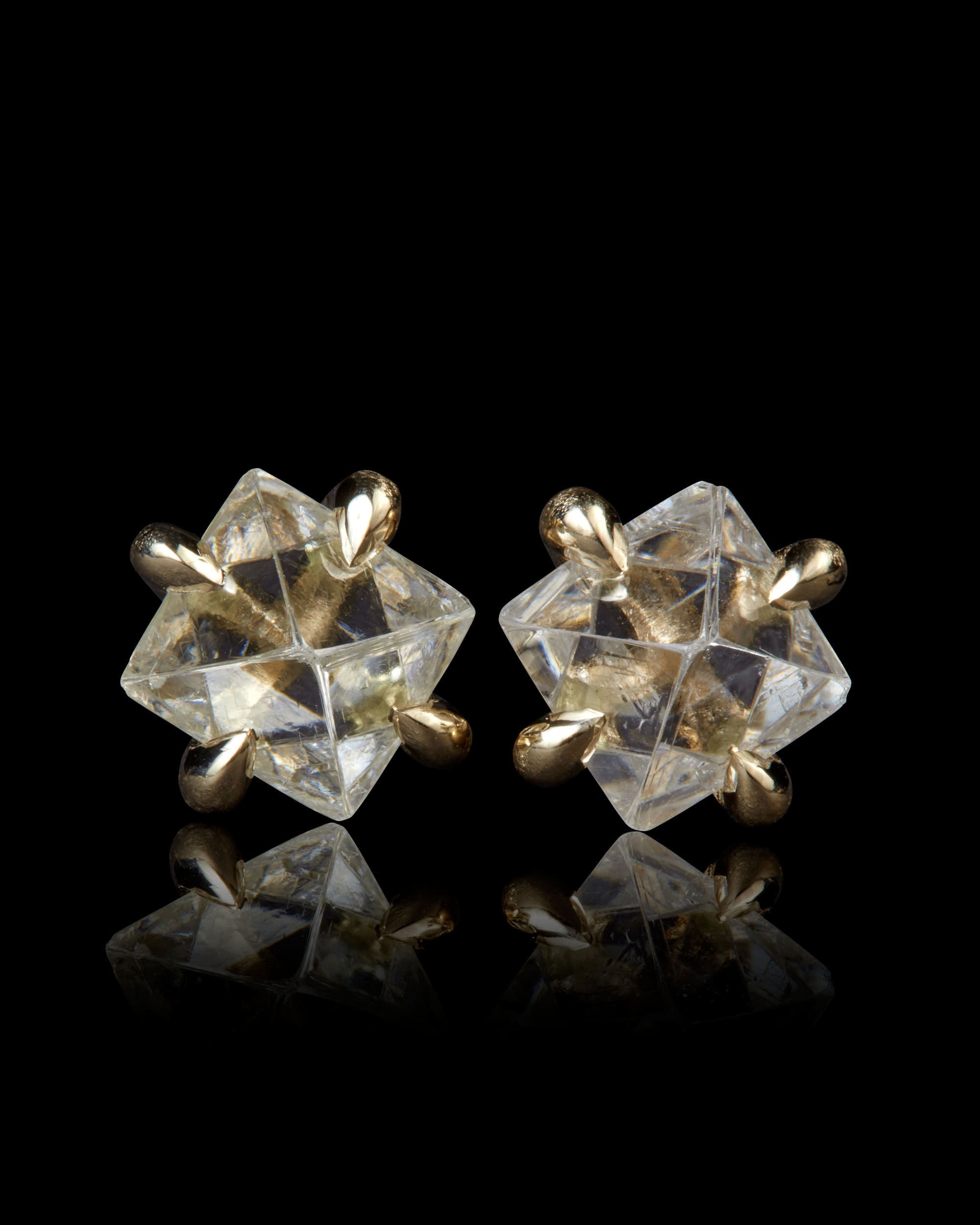 1.77 ct. - Diamanter med Personlighed i Guldørestikker
