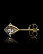 1.77 ct. - Diamanter med Personlighed i Guldørestikker