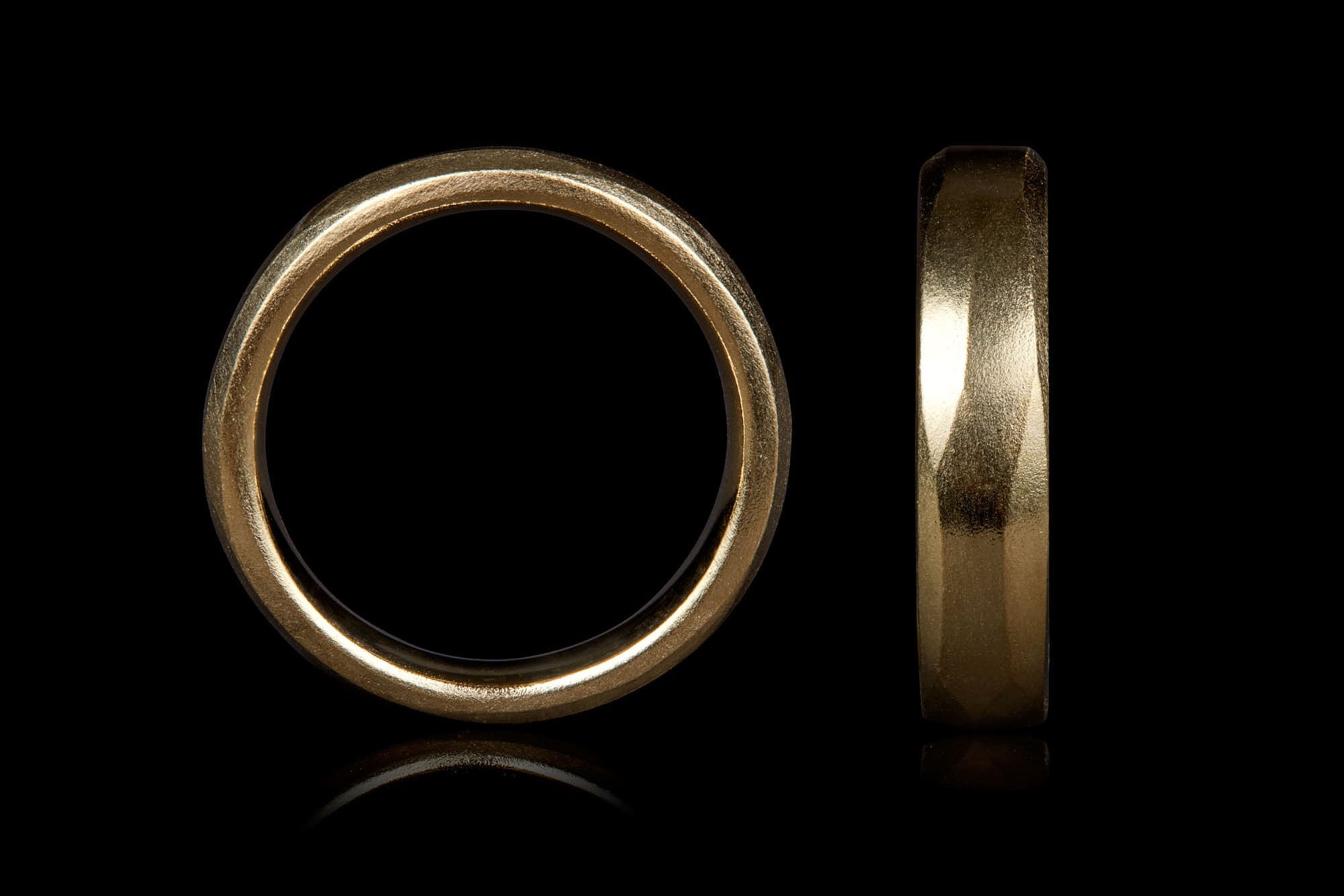 5,5 mm - Handcrafted Broad Gold Wedding Band
