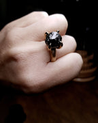 15.22 ct. - Tanzanisk Rå & Smuk Diamant i Chunky Guldring