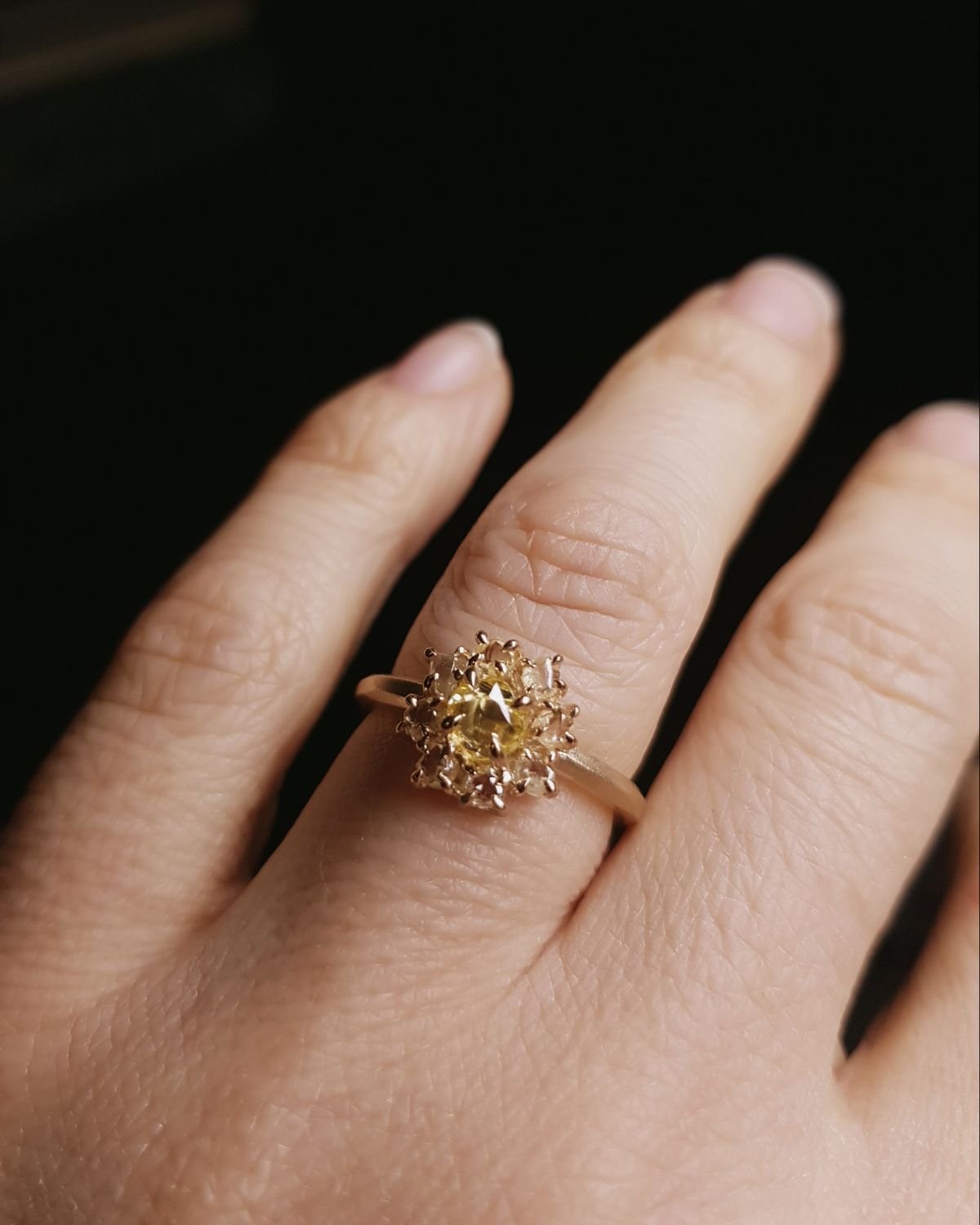 1.61 ct. - The Eternal Sun with Natural Raw Diamonds in Gold Ring