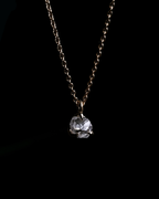 1.00 ct. Rå Diamant fra Botswana i Guldhalskæde