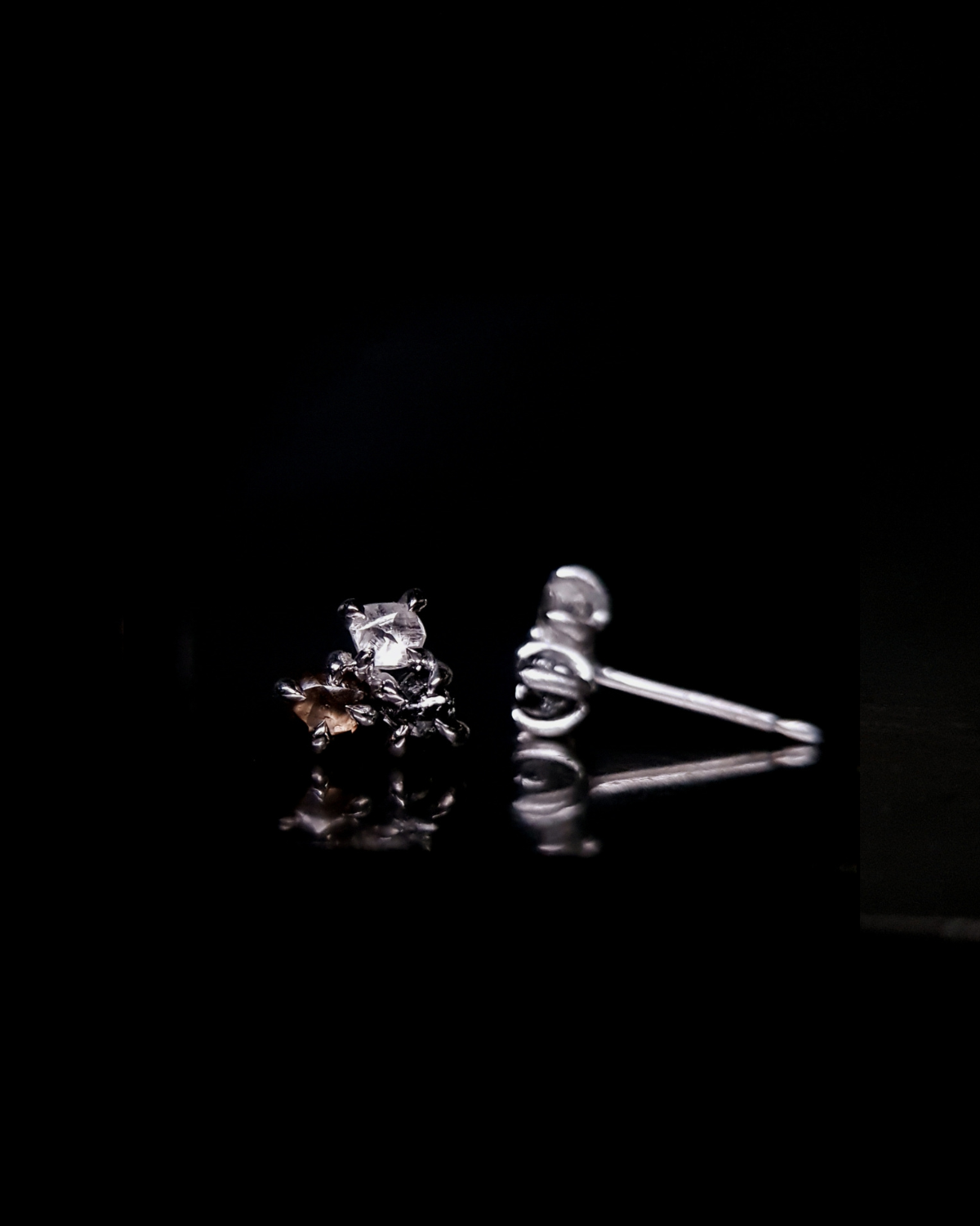 1.71 ct. - Calm Contrast White Gold Ear Studs