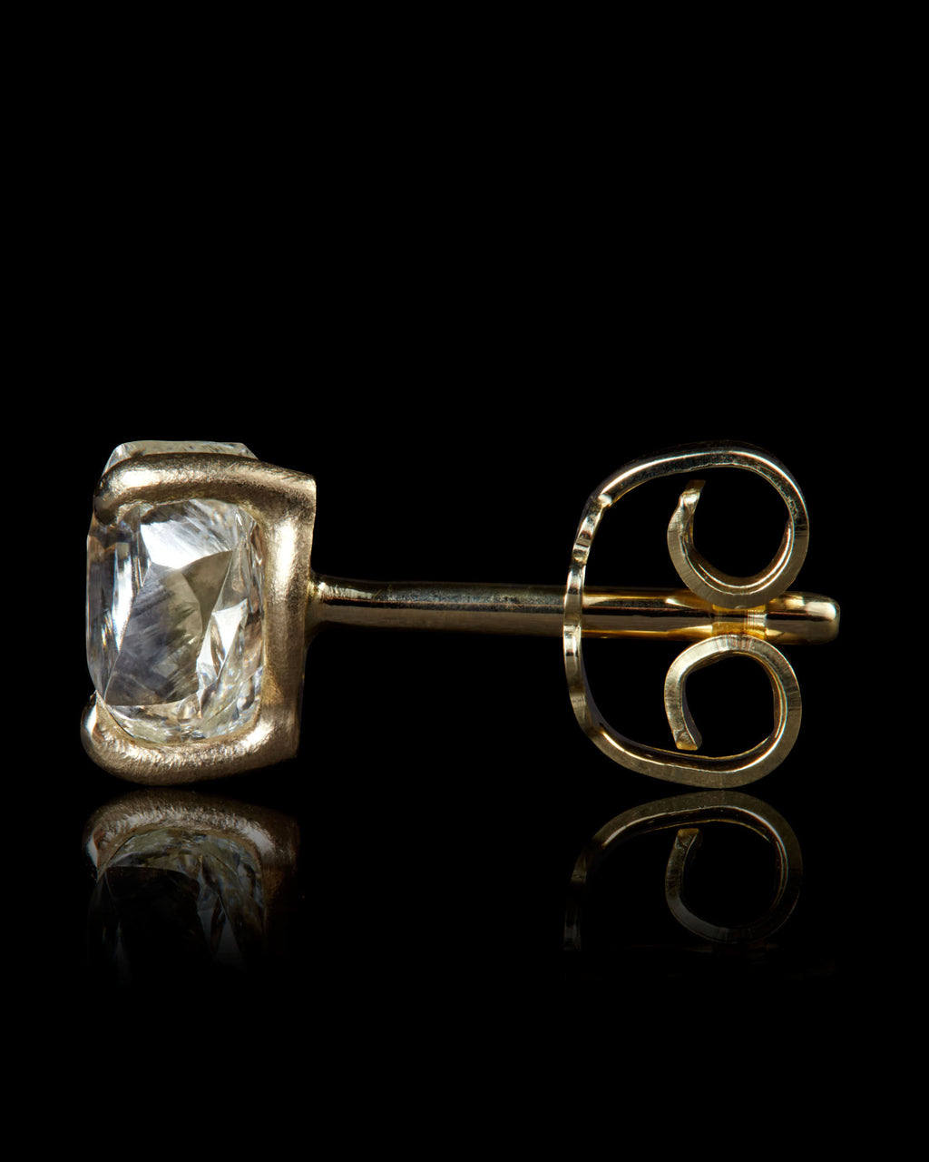 2.08 ct. – Breathtaking Clear Rough Diamond Gold Earrings