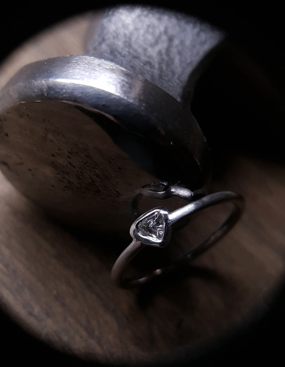 Floating Raw Diamond Ring – 0.24 ct.