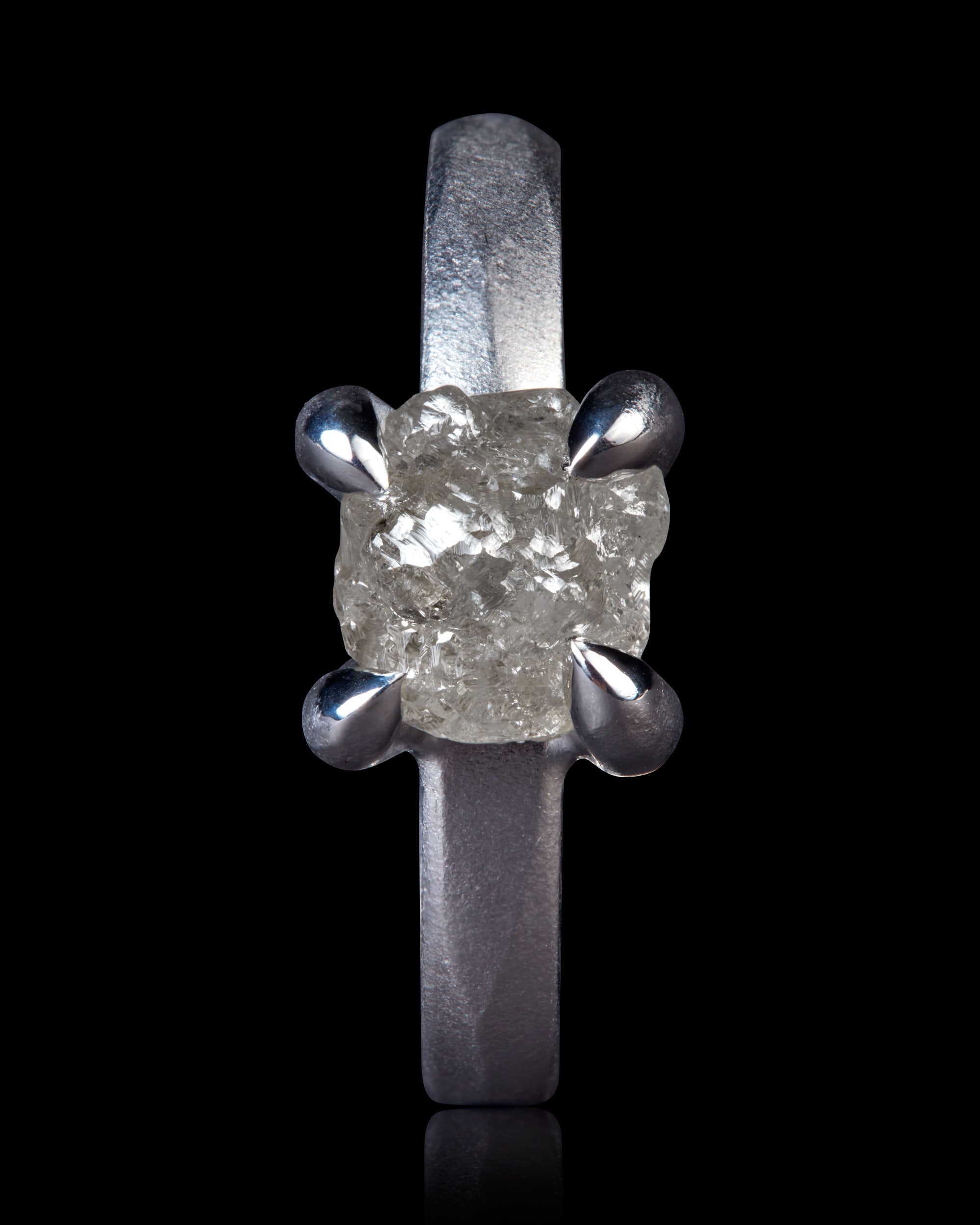 3.19 ct. - Captivating Diamond Gold Ring