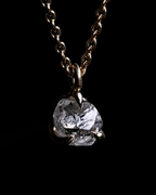 1.00 ct. Rå Diamant fra Botswana i Guldhalskæde