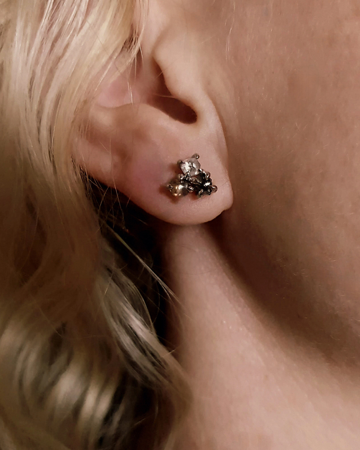 1.71 ct. - Calm Contrast White Gold Ear Studs