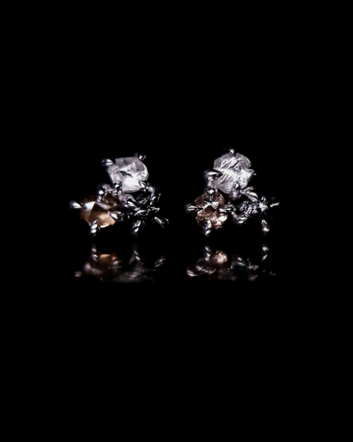 1.71 ct. - Calm Contrast White Gold Ear Studs