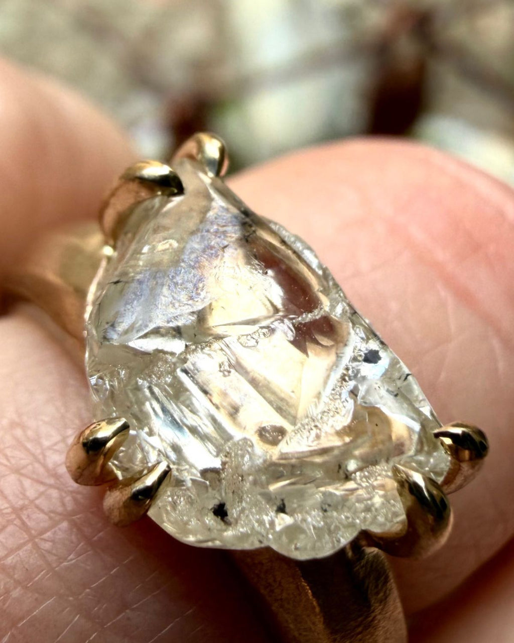 5.46 ct. - Forblændende Rå Dobbelt-krystal Diamantring