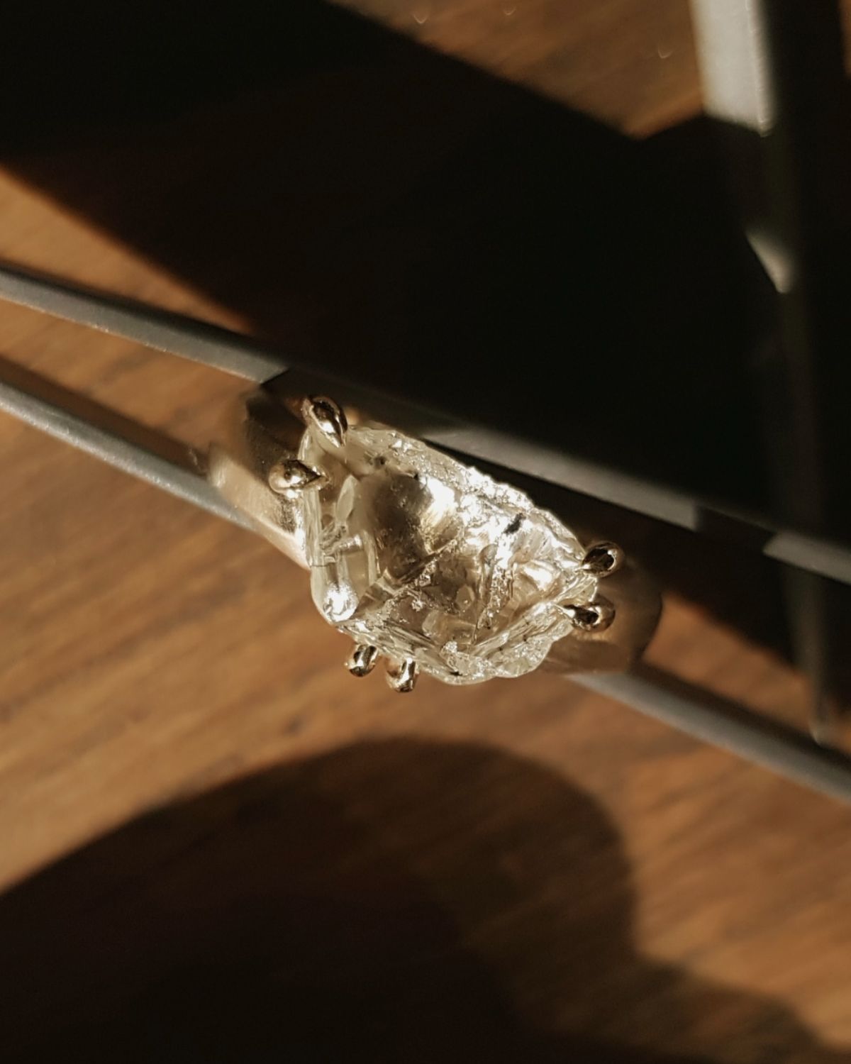 5.46 ct. - Forblændende Rå Dobbelt-krystal Diamantring