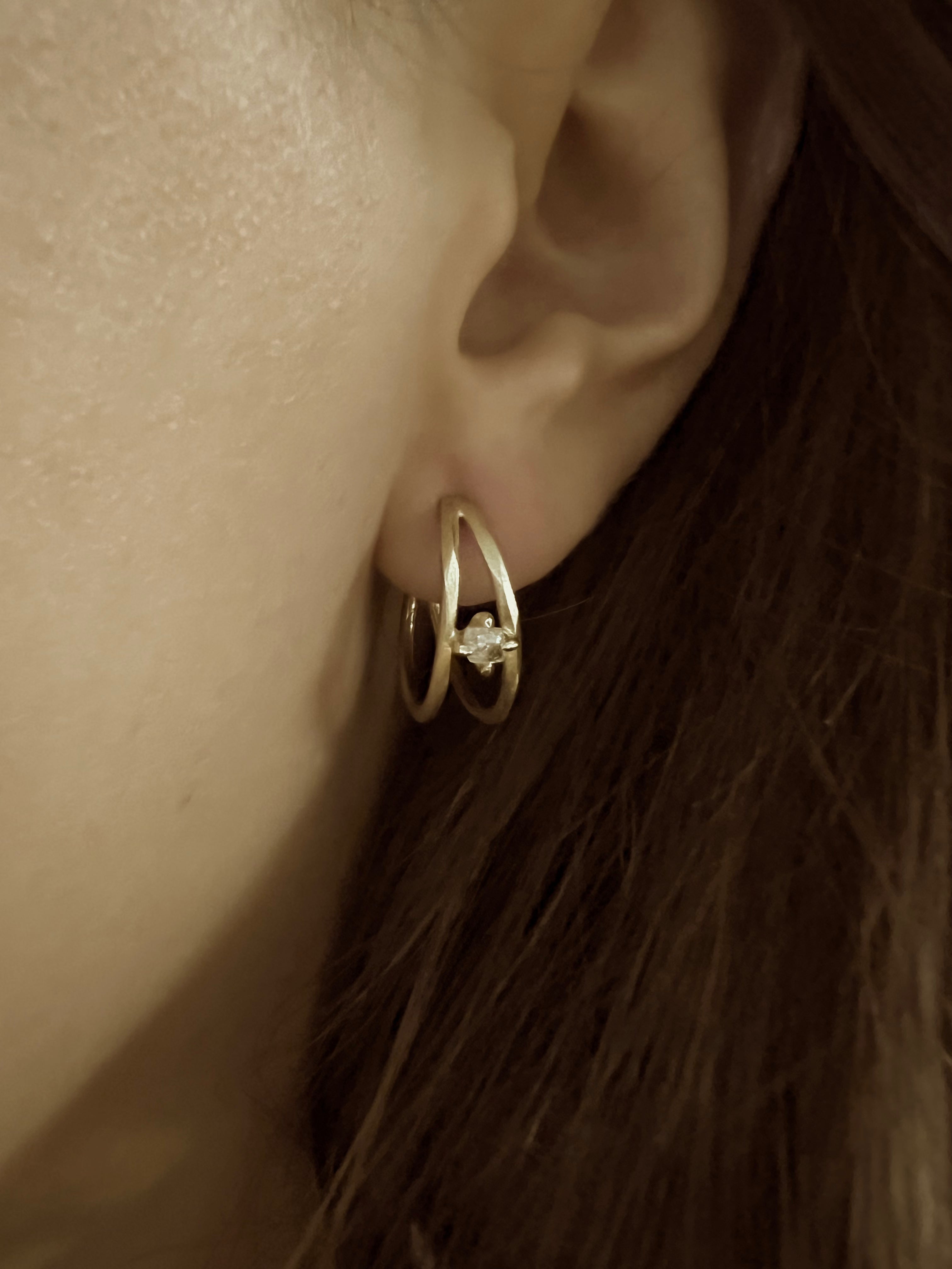 Handcrafted Raw Diamond Gold Creoles – 0.36 ct