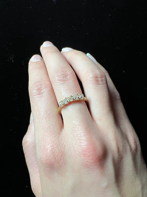 Classic Gold Alliancering With a Twist - <strong>1.08 ct.</strong>