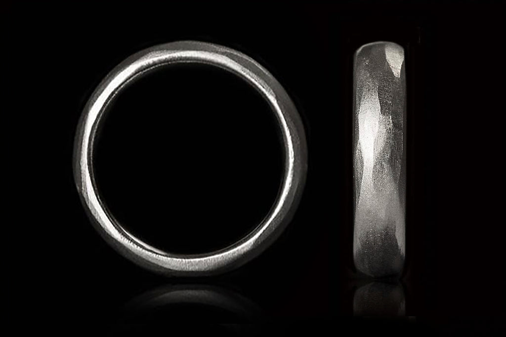 Solid Platinum Wedding Band With Facets - 5,5 mm