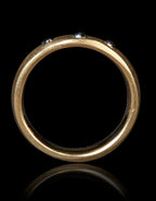 0.44 ct. - Sorte Rå Diamanter Forrevet i Bred Guldring