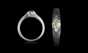 <strong>0.78 ct.</strong> Natural Green Rough diamond in 14K white gold ring