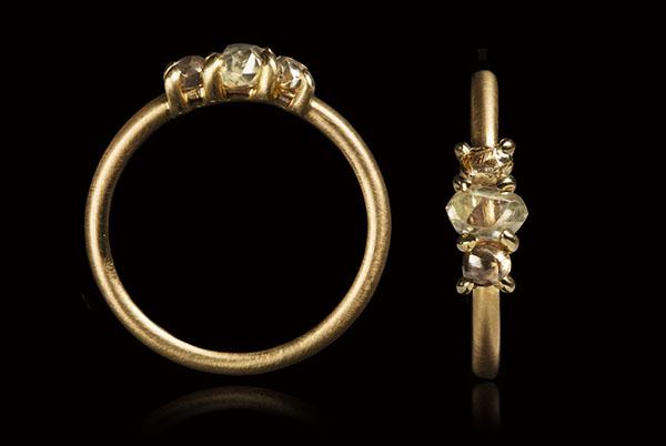<strong>0.79 ct.</strong> Natural Light Brown & Whitish Rough diamonds in 14K gold ring