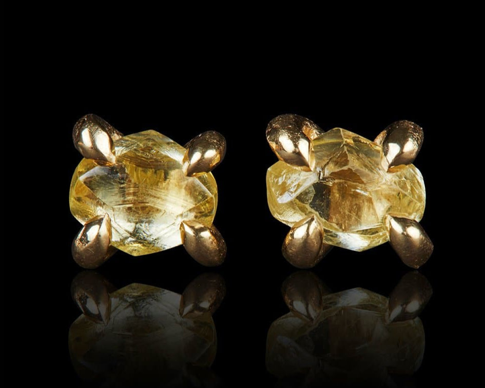 0.94 ct. - Naturlige Gule Rå Diamanter i Håndlavede 14 kt. Guld Øreringe