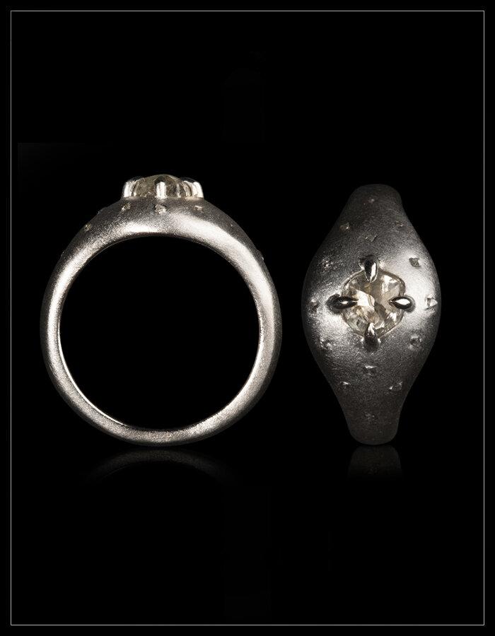 Starry Night Ring. - <strong>1.12 ct.</strong>