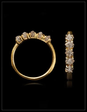 Classic Gold Alliancering With a Twist - <strong>1.08 ct.</strong>