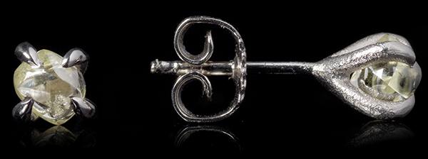 1.23 ct. Natural Rough diamonds in glossy 14K white gold earrings