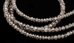 <strong>11.89 ct.</strong> Pink Facetted diamonds in a collier