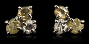 <strong>2.80 ct.</strong> Natural Rough diamonds in 14K white gold earrings
