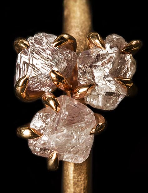 2.82 ct. - Naturlige Pinke Rå Diamanter i Håndlavet 14 kt. Rosaguld Ring