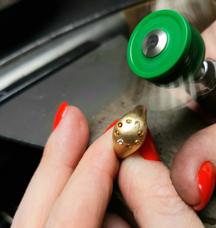 Embedded Raw Diamonds in Gold Ring – 0.42 ct.