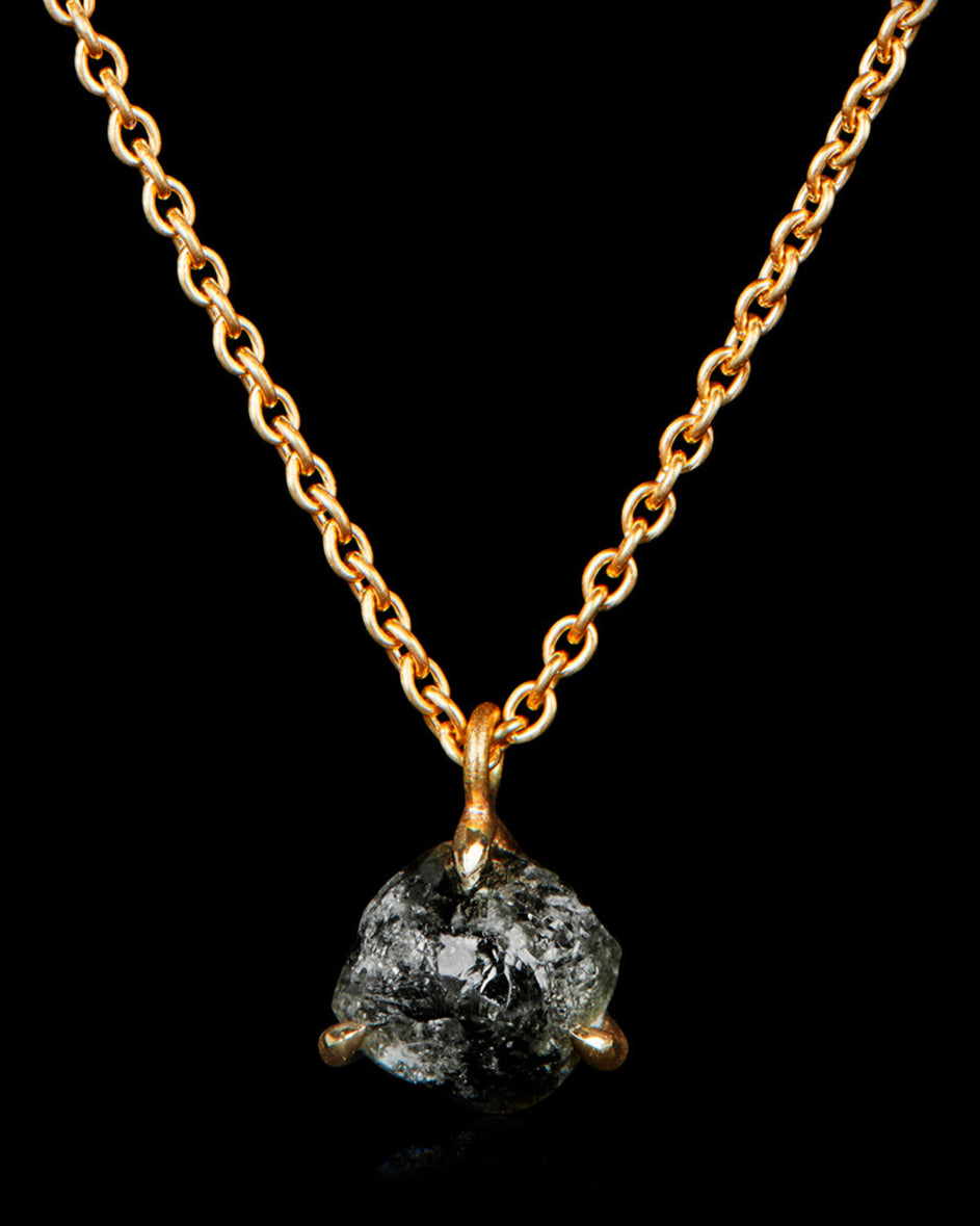3.91 ct. - Naturlig Sort Rå Diamant i Håndlavet 18 kt. Guldhalskæde