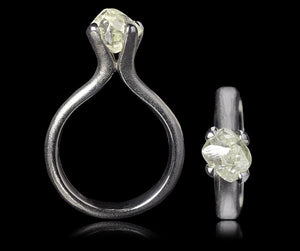 <strong>3.05 ct.</strong> Natural Rough diamond in 14K white gold ring