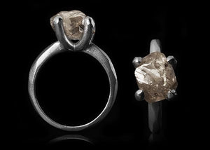 <strong>5.09 ct.</strong> Natural Rough diamond in 14K white gold ring