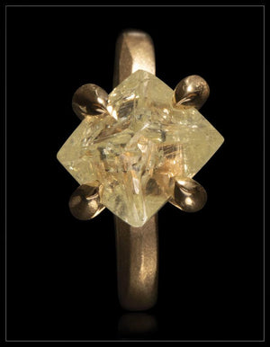 Exquisite Light Yellow Diamond Ring - <strong>8.49 ct.</strong>