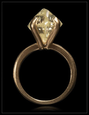 Exquisite Light Yellow Diamond Ring - <strong>8.49 ct.</strong>