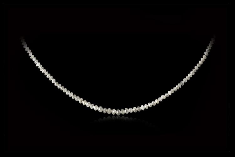 Snow White Diamond Collier - 10.75 ct.