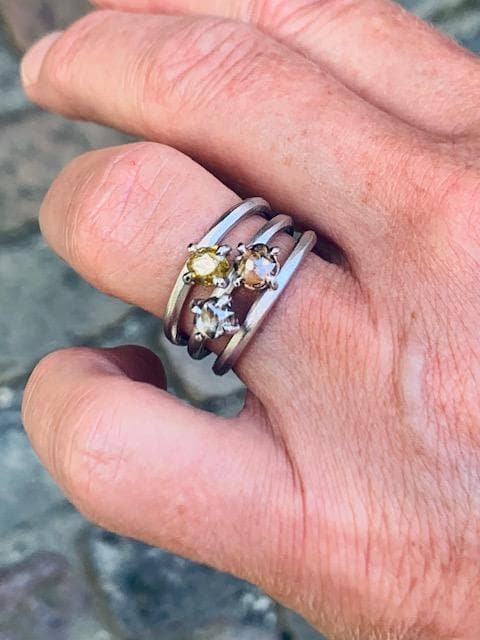Three-in-one White Gold Ring with Intense Rough Diamonds - 2.56 ct.